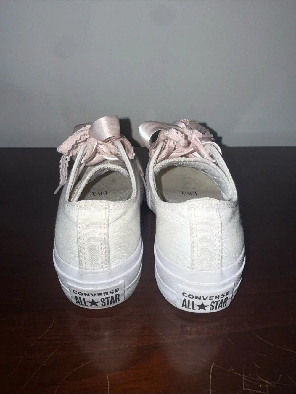 Converse Kids White Canvas Low-Top Sneakers with Pale Pink Ribbon Laces
